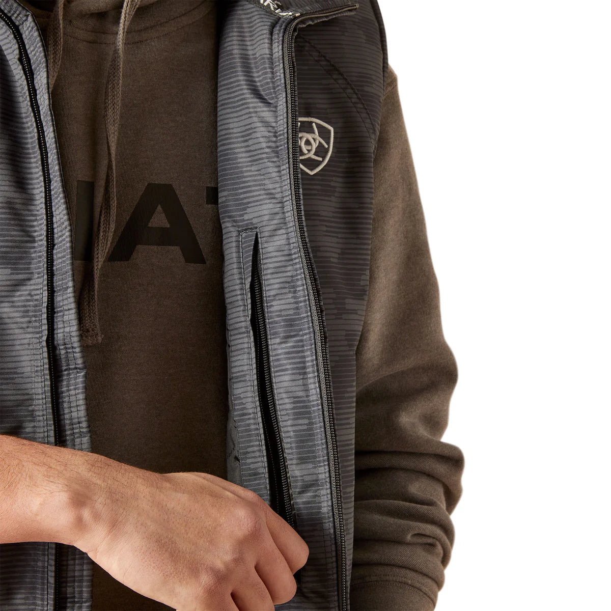 ARIAT MENS TEAM LOGO INSULATED VEST EBONY CAMO