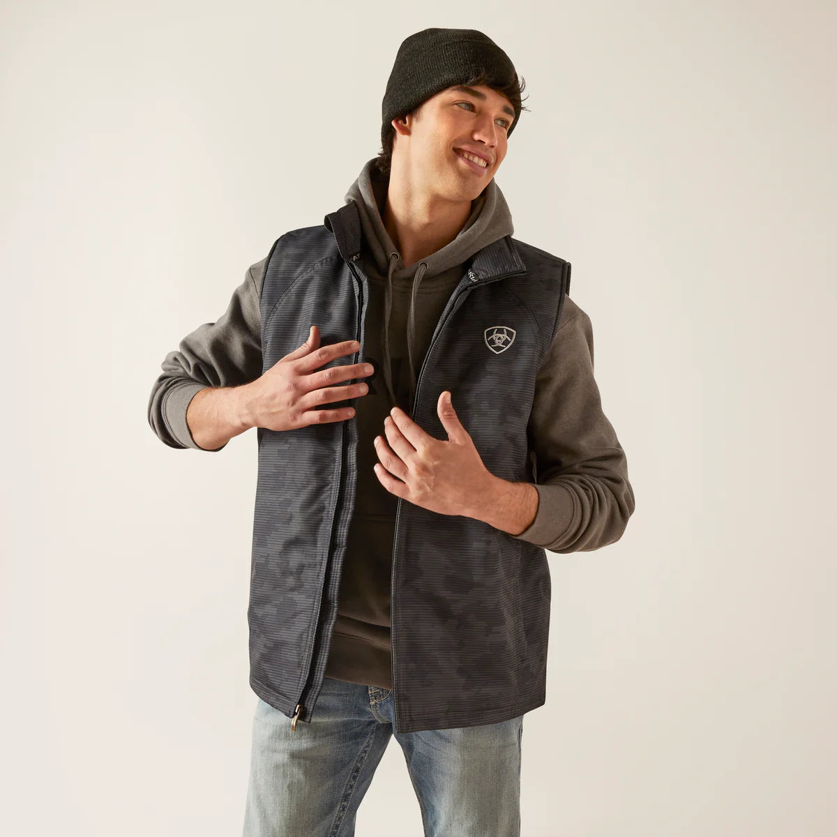 ARIAT MENS TEAM LOGO INSULATED VEST EBONY CAMO