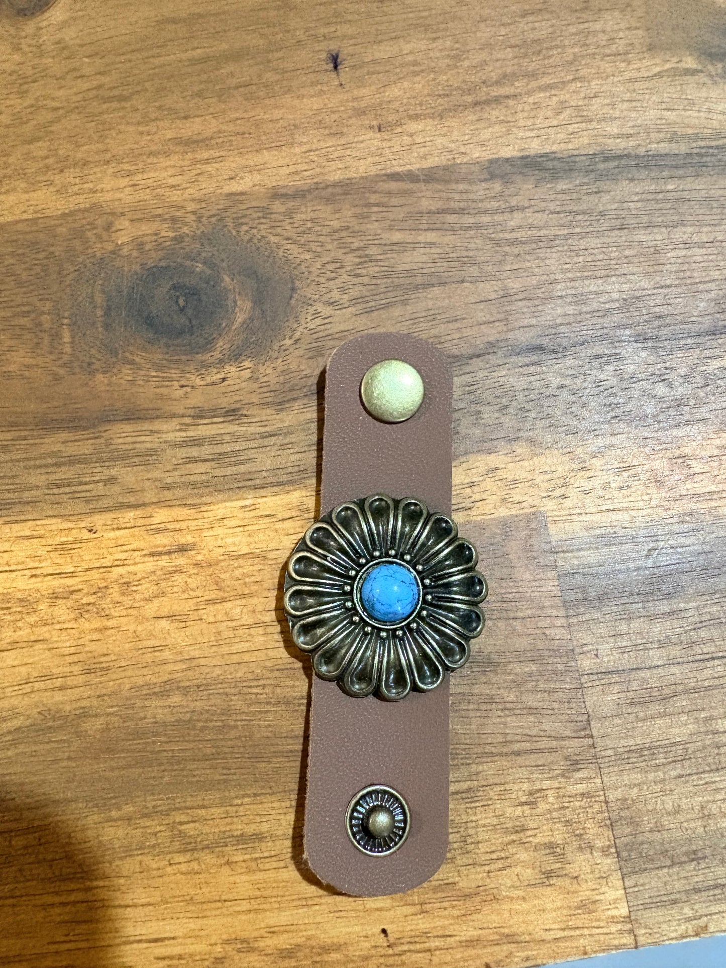 Western Style Leather Scarf Clips