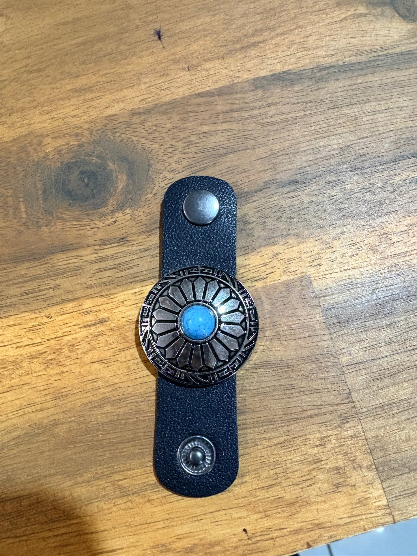 Western Style Leather Scarf Clips